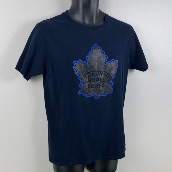 ✨3/$25✨ Toronto Maple Leafs Navy Blue T-Shirt - M - Picture 3 of 7